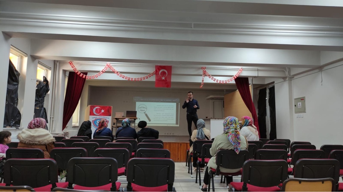 Fevziye Yazıcıoğlu Kızılay Anaokulu Velilerine Yönelik Teknoloji Bağımlılığı Semineri Gerçekleştirildi. 